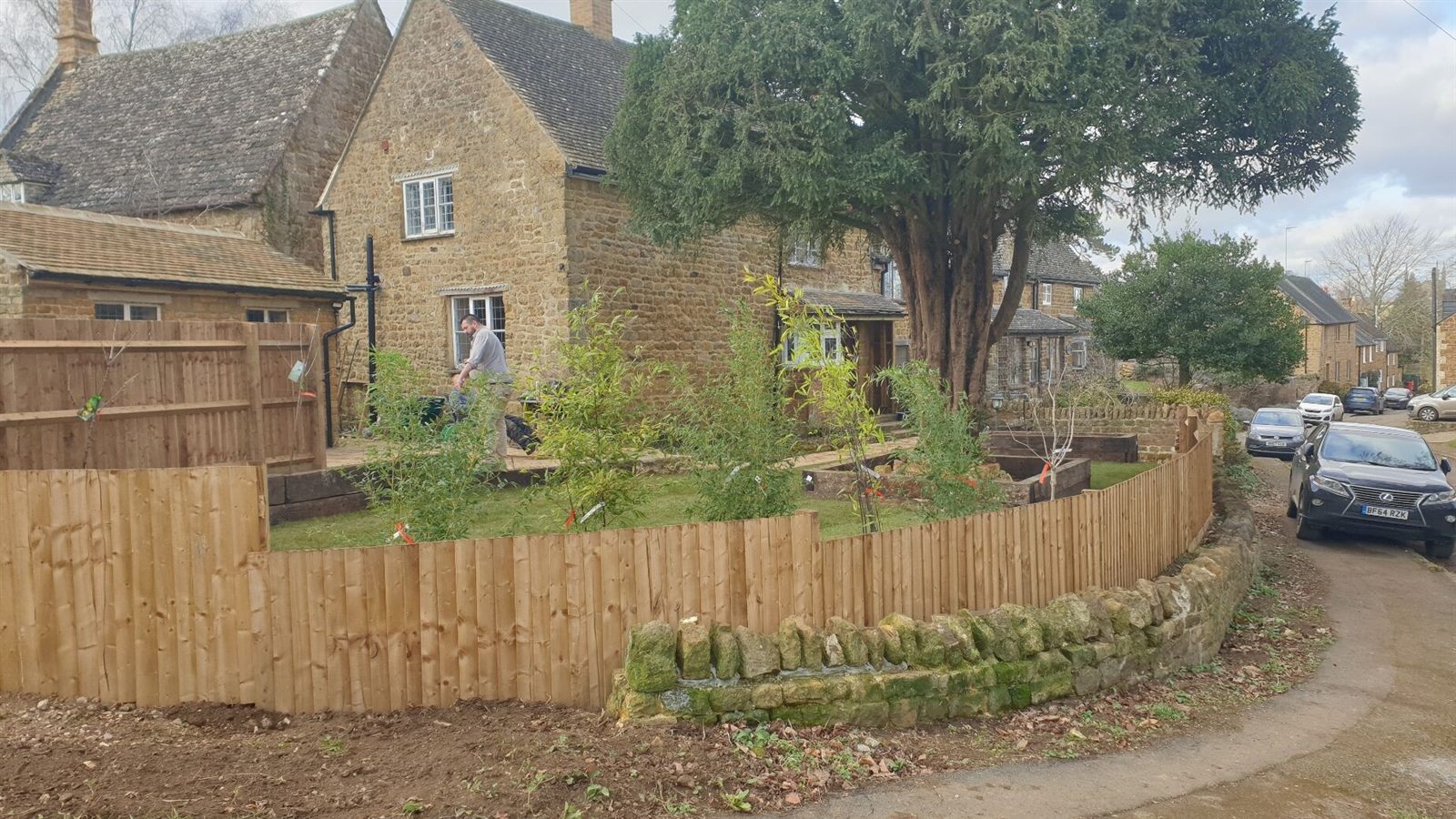 South Newington garden with new timber fencing, lawn and planting